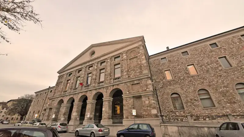 Udine: Condannati per Tenta di Estorsione - 'Sicari' Cercavano 500 Euro