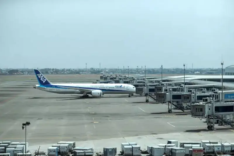 Traffico Aereo in Gran Bretagna Paralizzato: Indagini su Piano di Volo Militare