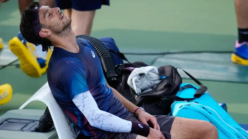 Musetti Fallisce al Secondo Turno degli Us Open: Problemi Fisici e Sweeny Dominano