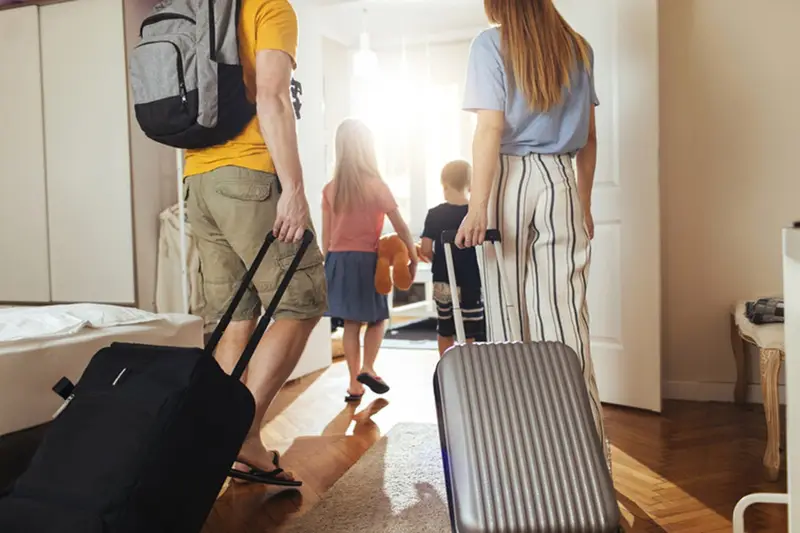 Voli in Calo: L'Inflazione Rizada ma le Vacanze Diventano più Accessibili
