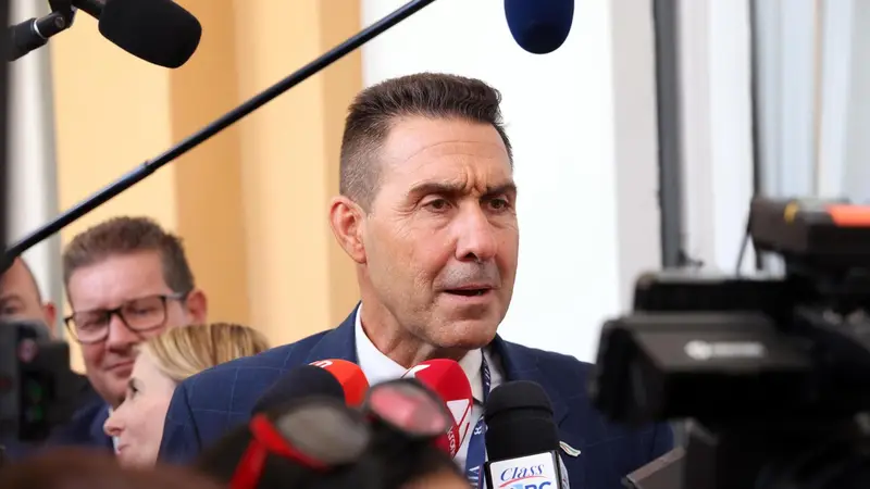 Vannacci a Torino per Corso di Formazione Polizia: Scatenata la Polemica