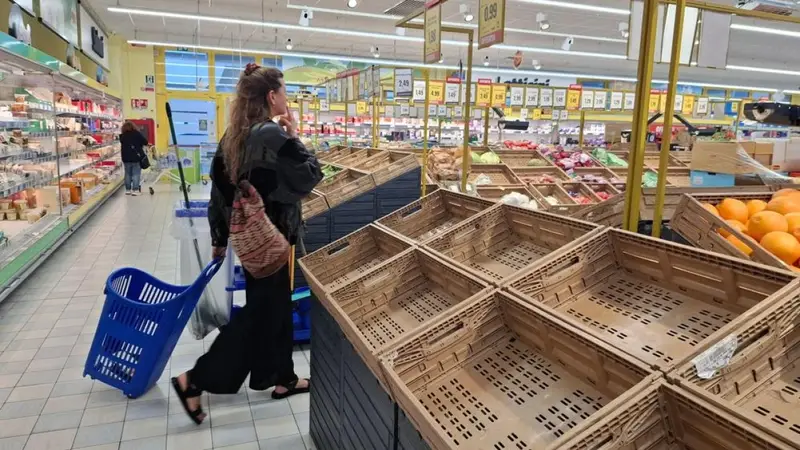 Autotrasporto: Blocchi sulle Merci, Rischio di Crisi per Supermercati e Agricoltori