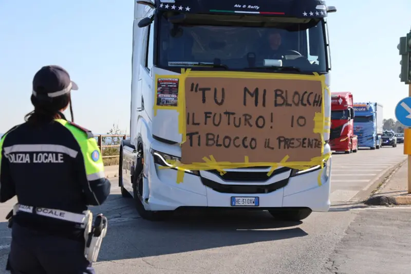 Salvini Sblocca un Miliardo per gli Autotrasportatori