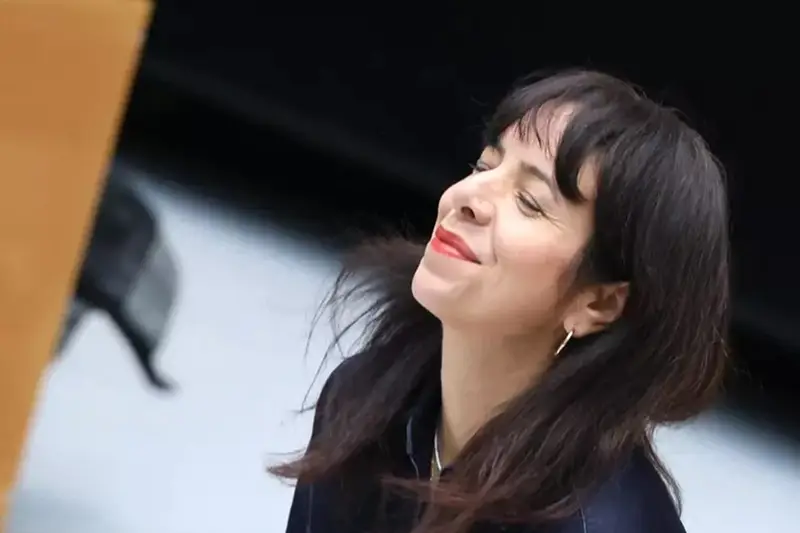 Candidata Linke a Berlino Preoccupata da Legami Pro-Hamas