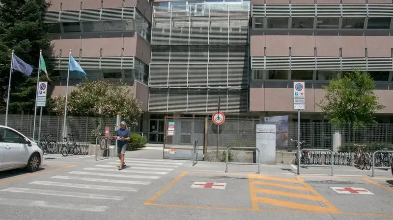Ospedale di Monfalcone: Interruzione Telefonica a Causa di Lavori in Strada