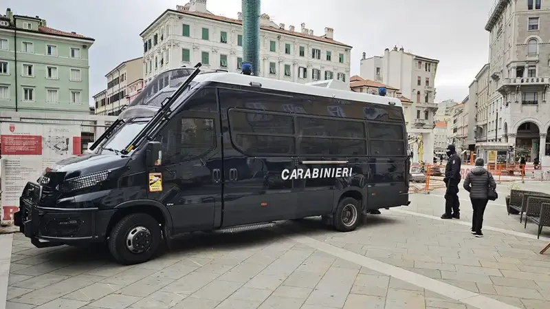 Trieste, Corteo del 30 Ottobre: Tensioni e Rinforzi per l'Ordine Pubblico