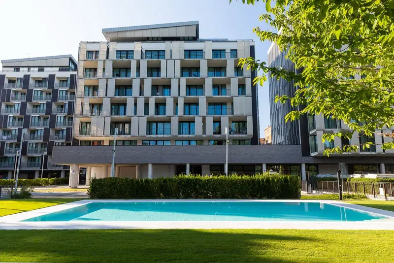 Ramada Plaza Milan Rinasce: Crowne Plaza e Staybridge Suites Annunciano la Trasformazione