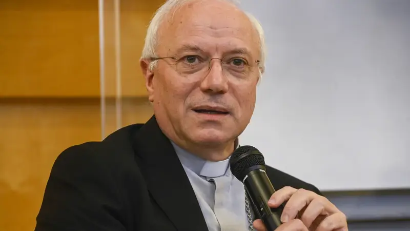 Il Segretario della Cei: L'Impatto Universale del Messaggio