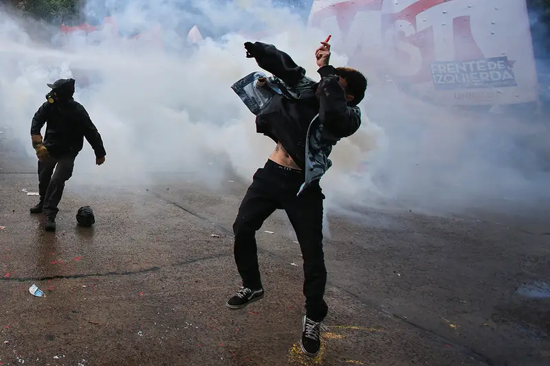 Argentina: La Marcia degli Universitari Contro le Tagli di Milei
