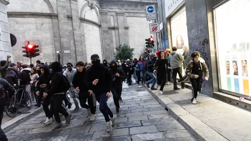 Conflitti Familiari e Regole in Duomo: La Madre di un Adolescente Racconta