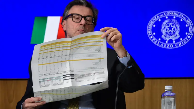 Giorgetti, la Strategia Europea: Uscita dalla Procedura Infrazione per Maggiori Margini di Manovra