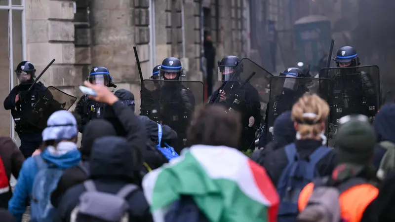 Proteste in Italia e Francia: Impatto sui Mercati Finanziari