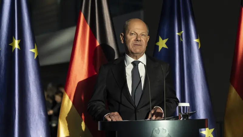 Scholz: «La Sinistra deve Riconoscere il Valore di un Laureato, l'AfD Cambia le Regole del Gioco»