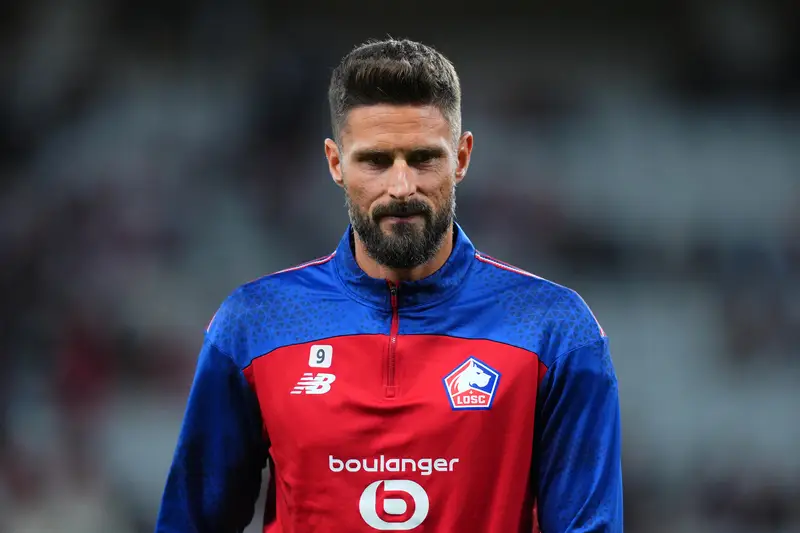 Giroud, un gesto di rispetto per Ancelotti: 'Sono più grande, ma gli do del lei'