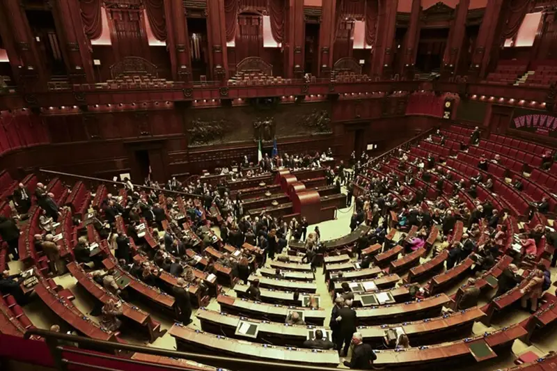 L'Arte come Campo di Battaglia Politico: Un’Analisi Storica e Attuale