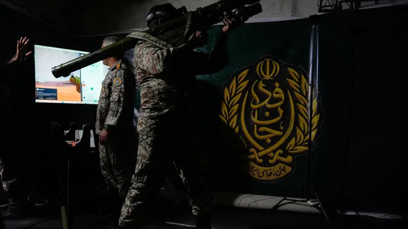 Iran Blocca Starlink: Teheran Riconosce Capacità di Intercettazione