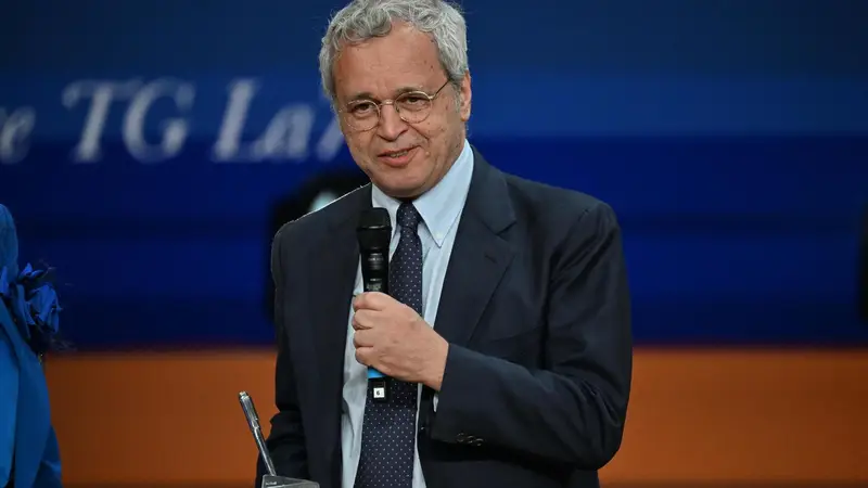Mentana lascia TgLa7: addio al telegiornale dopo il 23 dicembre