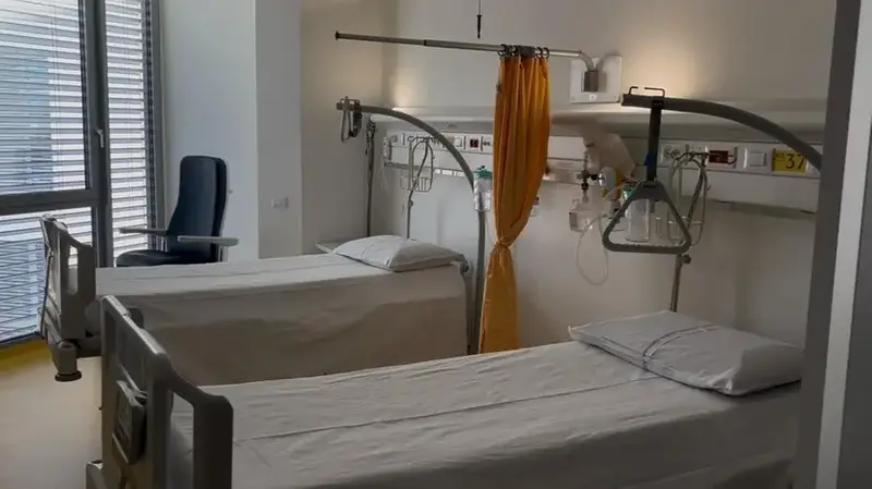 Pordenone: Prima Ondata di Influenza, Rientrano i Letti e Aumentano le Carenze del Personale