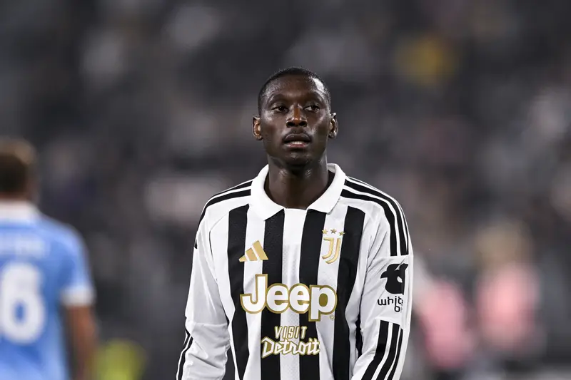 Ryanair Attacca la Juventus: Paragonata al Tottenham e Ironia Sociale