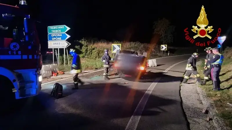 Scontro sull'Opicina: Auto a Ruote all'Aria, Traffico Interrotto