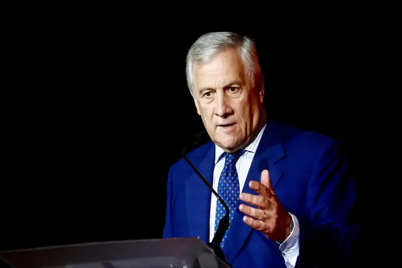 Tajani Sostiene il Ruolo della CPI, Rifiuta Sanzioni USA e Difende la Crescita Economica Italiana