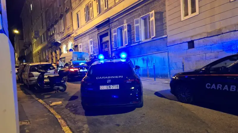 Tentato Furto di Monopattino e Arresto con Droga e Coltello a Trieste