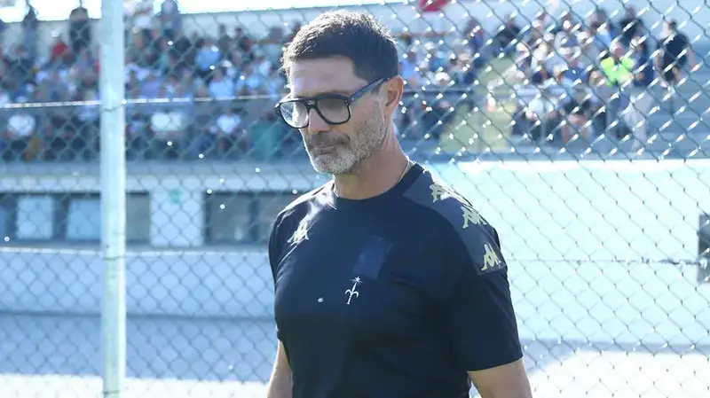 Triestina: Fontana punta sulla continuità e sull'adattabilità, con Borello e Delgado in dubbio