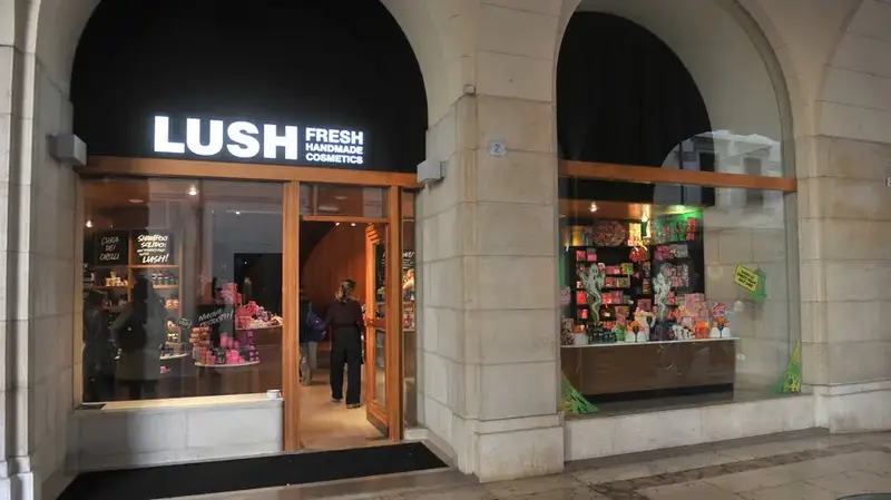 Udine, Tensioni al Consiglio Comunale sulla Gestione del Nuovo Lush