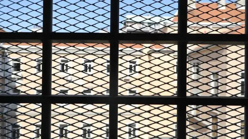 Gorizia: Cittadino Polacco in Carcere Dopo Episodio al Supermercato e Danneggiamento di un'Auto