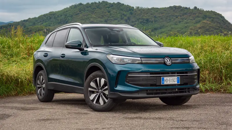 Volkswagen Tiguan Ibrida Plug-in: Un'Analisi Completa delle Versioni e dei Prezzi
